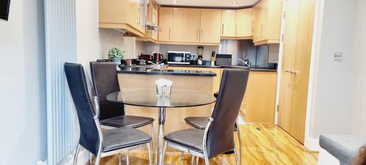 Waterside Apartment Canary Wharf 伦敦 外观 照片